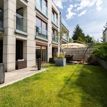 Luxury Oasis: Garden & Comfort Διαμέρισμα *