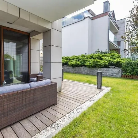 Luxury Oasis: Garden & Comfort Διαμέρισμα Krasków