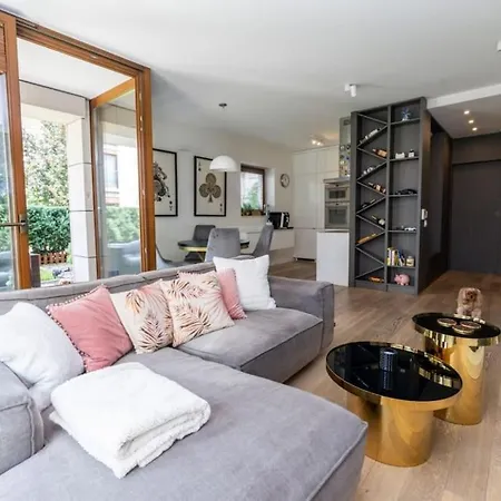 Luxury Oasis: Garden & Comfort * كراكوفيا